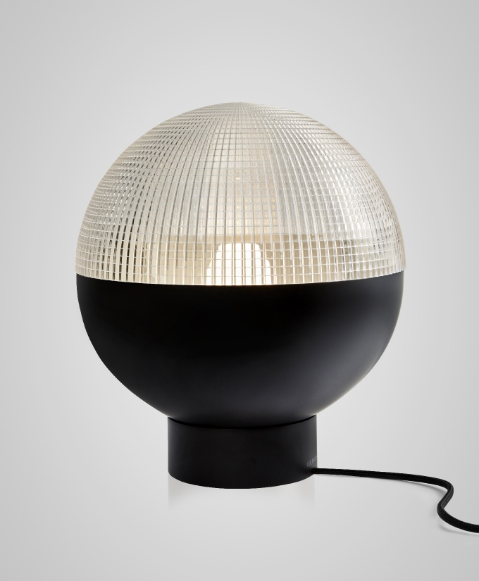 croppedimage680825-P-LF-Table-Lamp-Black2