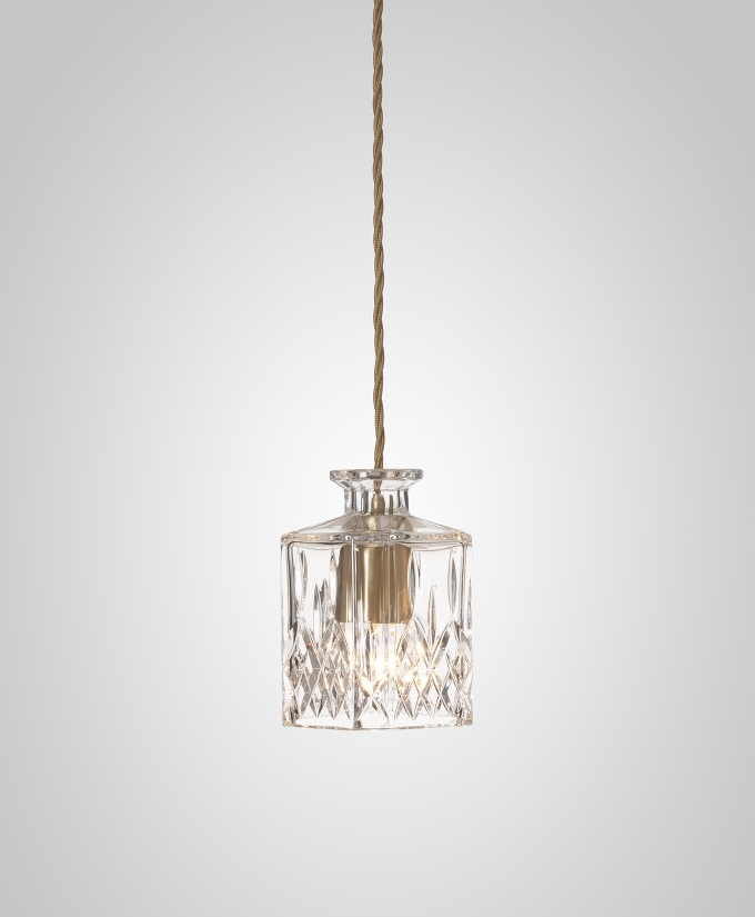croppedimage680825-Square-Decanterlight-Classic-Studio (1)